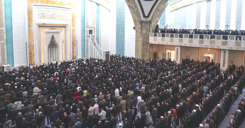 Iğdır'da Bayram Namazı Saati: 20 Mart 2026'da Camiye Koşun!